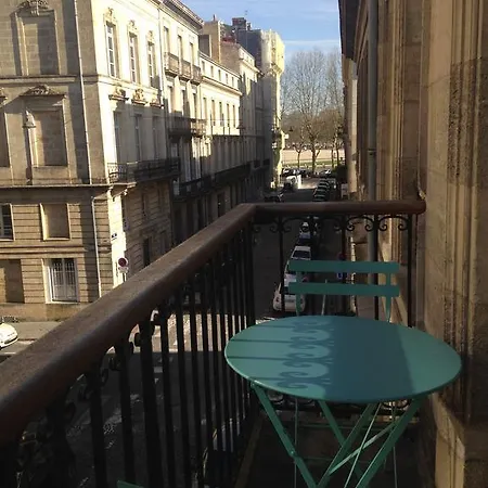 Blanc Dutrouilh Apartment *